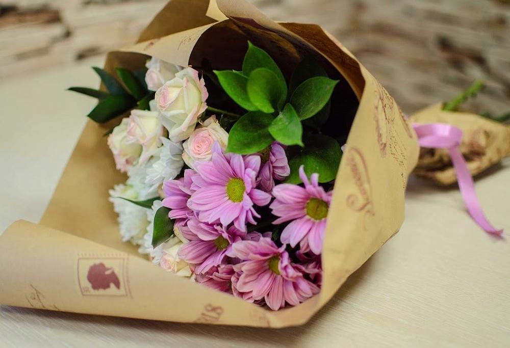 Букет цветов из: Розы и Хризантемы в Новой Адыгее