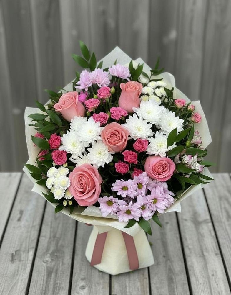 Букет цветов из: Альстромерии, Гвоздики, Розы и Хризантемы в Новой Адыгее