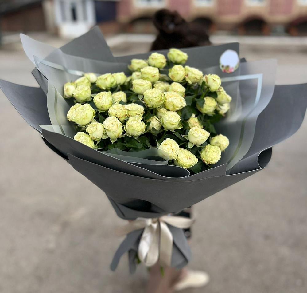Белые кустовые розы Солинеро в Новой Адыгее Букет Белые кустовые розы Солинеро в Новой Адыгее