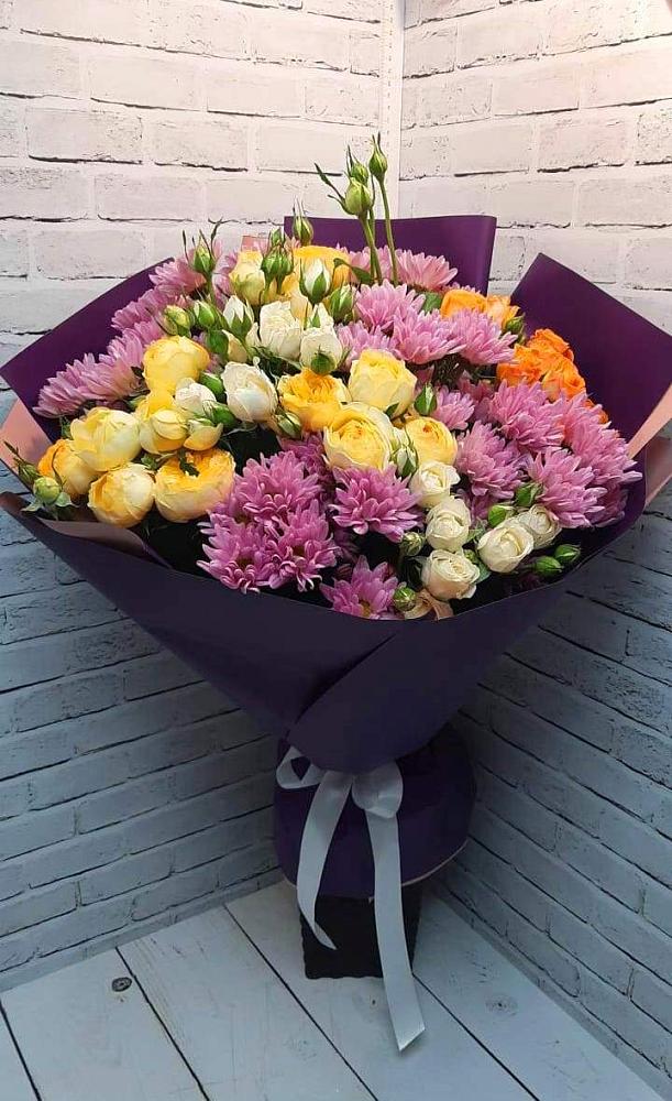 Букет цветов из: Хризантемы и Розы в Новой Адыгее