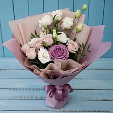 Букет цветов из:  Розы и Лизиантусы в Новой Адыгее