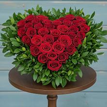 Цветочная композиция из Розы в виде сердца в Новой Адыгее