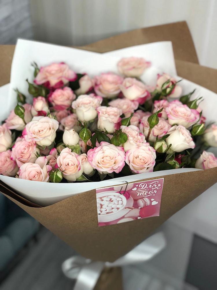 Букет цветов из: Розы в Новой Адыгее