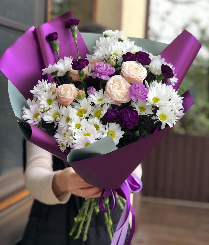 Букет цветов из: Хризантемы, Гвоздики и Розы в Новой Адыгее