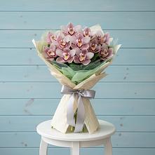Букет цветов из:  Орхидеи и Розы в Новой Адыгее