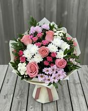 Букет цветов из:  Альстромерии, Гвоздики, Розы и Хризантемы #REPLACE_PRED# Новой Адыгее