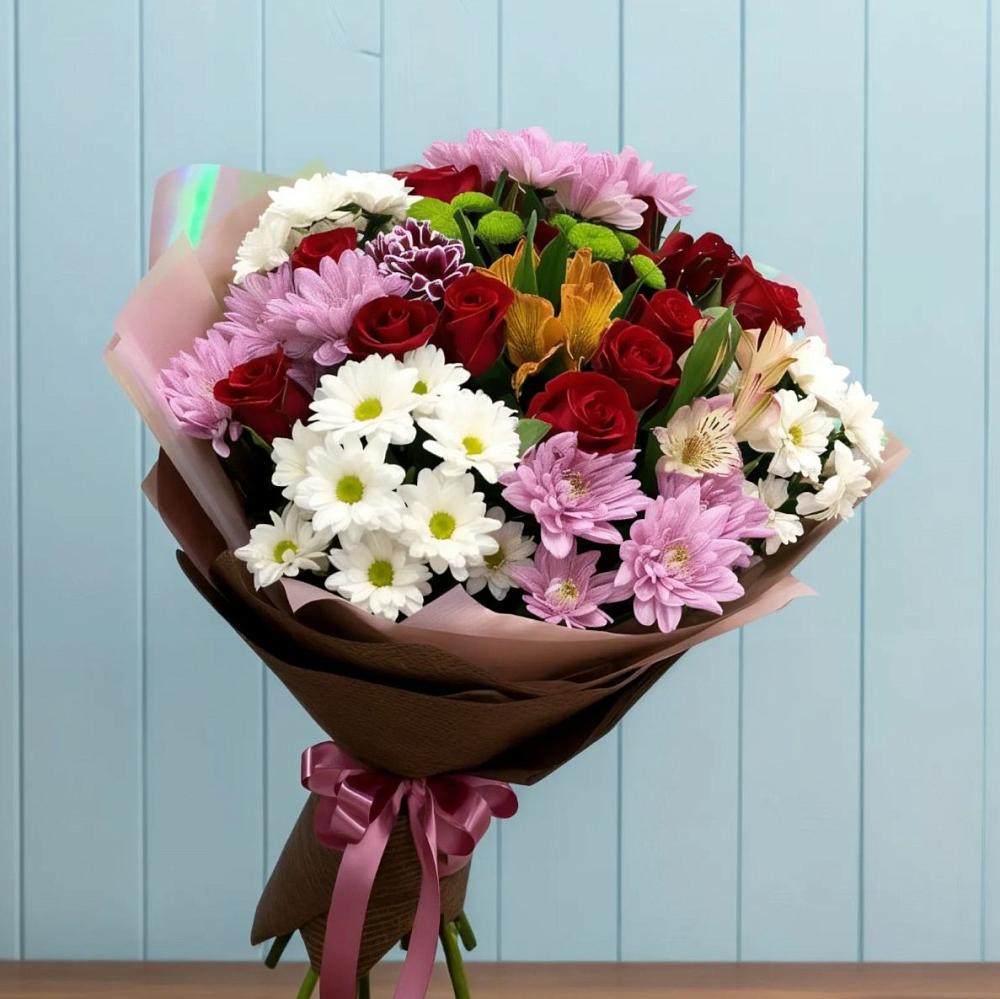 Букет цветов из: Розы, Хризантемы и Альстромерии в Новой Адыгее