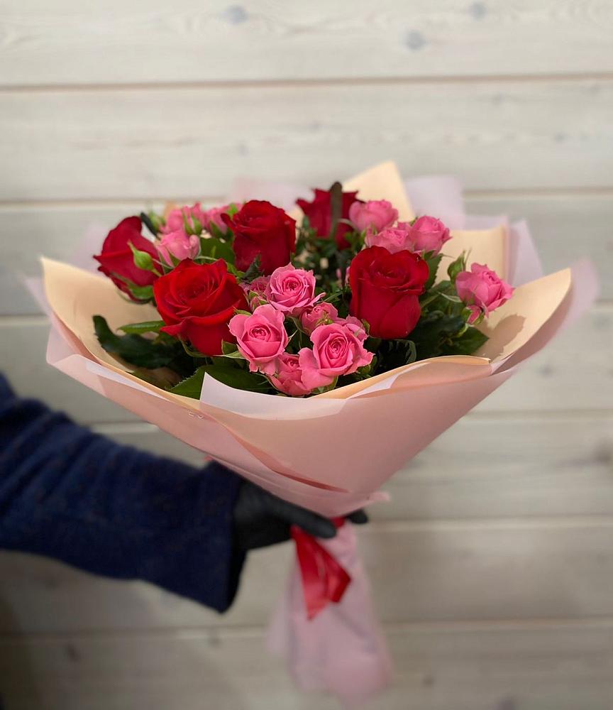 Букет цветов из: Розы в Новой Адыгее