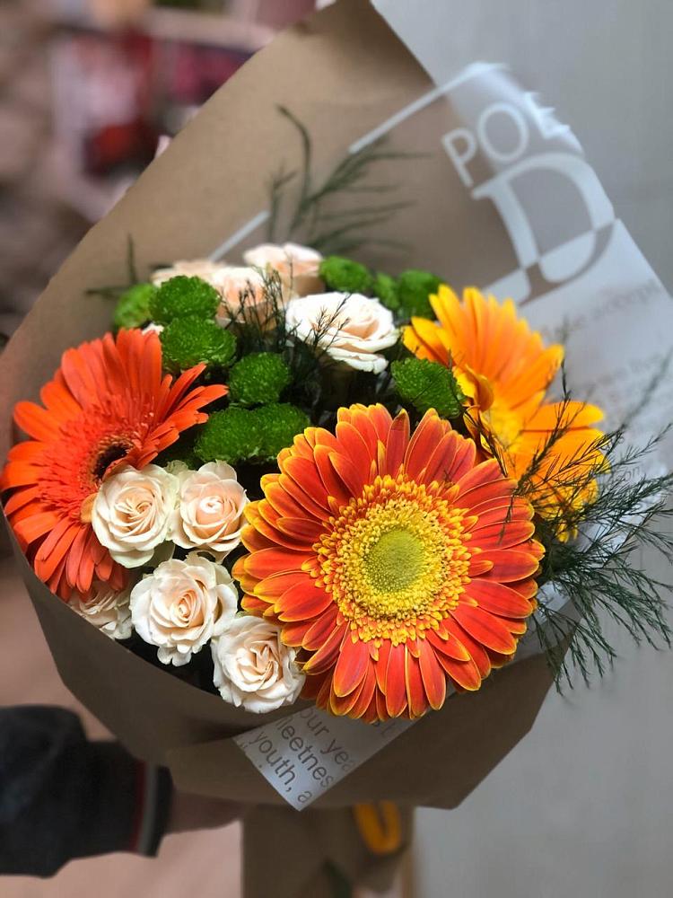 Букет цветов из: Герберы, Хризантемы и Розы в Новой Адыгее