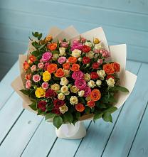 Букет Микс из разноцветных кустовых роз в Новой Адыгее