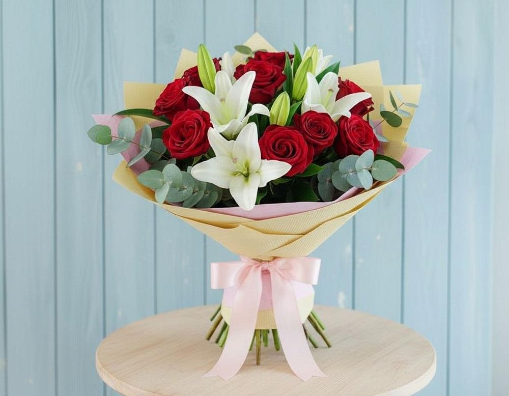 Букет цветов из: Лилии и Розы в Новой Адыгее